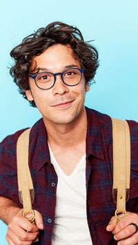 Bob Morley wallpaper Love his blue glasses. So Cute!