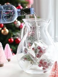 Jingle Juice Holiday Punch | inspiredbycharm.com #IBCholiday