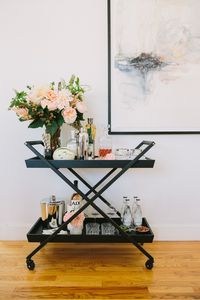 See how to switch up your bar cart style to suit your entertaining needs with these tips from @100layercake!