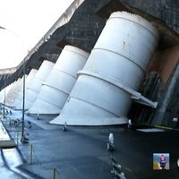 Das Itaipu Binacional Wasserkraftwerk in Brasilien / Paraguay: gigantisch groß und technisch beeindruckend: Beschreibung, nützliche Informationen und Reisetipps