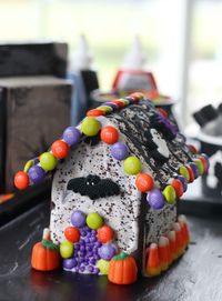 halloween gingerbread house