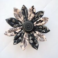 Dreamstar Diary: Handmade Monday Week 11 - The Kanzashi Fabric Flower