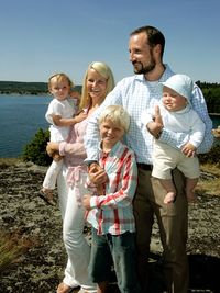 princess-ingrid-alexandra: The Queen and Crown Prince family...