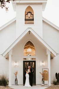 Liz + Liam | Chandelier of Gruene, New Braunfels, TX — Kara Anne + Co