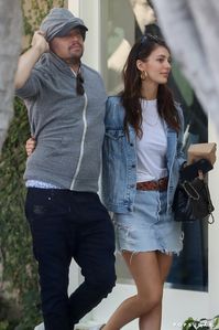 #CamilaMorrone #White #Tshirt #Double #Denim #StreetStyle #LeonardoDiCaprio