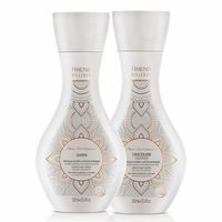 Inspirados nos ingredientes usados há milênios no Marrocos para os cuidados da beleza, desenvolvemos um shampoo que limpa sem agredir os cabelos enquanto proporciona efeito suavizante, nutrição, maciez, elasticidade e hidratação aos fios, através da rica combinação dos óleos marroquinos e do potente ativo protetor e disciplinante extraído do Tamarindo.