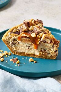 No-Bake Snickers Pie