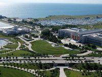 Chicago Museum Campus Downtown chicago, chicago engagement session location, city views, city of chicago, urban park, museum campus, urban park, field museum, adler planetarium, shedd aquarium, laekefront view, lakeshore, view,