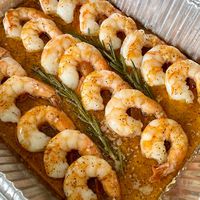 Super easy and quick to make, this butter smoked shrimp recipe is a crowd pleaser! Perfect when entertaining, try it out today!