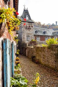 Beautiful street in Durbuy Belgium, a fairy tale city in Europe. Discover why you should visit Durbuy, one of the most beautiful Belgian cities, only a day trip from Brussels. #Belgium #Travel #Europe #Fairytale