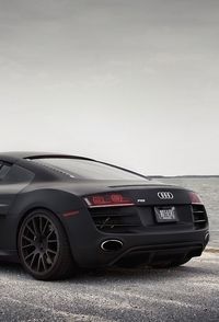 Matt black R8