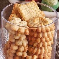 Parmesan Pepper Spritz Crackers Recipe (Culinary)