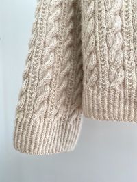 Ravelry: Adorable Ginger Sweater pattern by Dorothy Offeciers