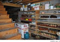 Look Inside A Swartzentruber Amish Home (12 Photos)