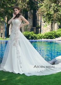 Những mẫu váy cưới luôn là “hot trend” mà cô dâu không nên bỏ qua trong hôn lễ của mình. – A Soẻn Bridal