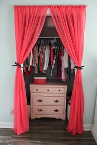 I know this is for little girls. But good idea for my closet:) Since I can't have any doors in my house.