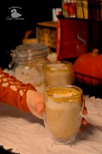 I looked forward to fall so much this year, but now that it’s here, I can’t help but feel sad about how fast time is passing. Starting off my mornings with a hot, comforting drink helps ground me. A homemade blend of pumpkin spice, nutty hojicha, and fragrant wildflower honey marshmallows create an earthy drink that’s at the same time calming and rejuvenating. How are you starting your fall mornings?