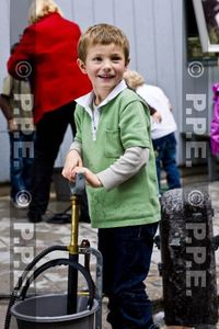 The then Prince Felix celebrating his sixth birthday in kindergarten on June 27, 2008