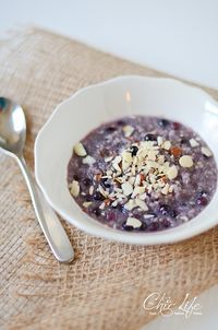 Hot Blueberry Honey Breakfast Quinoa Recipe - The Chic Life