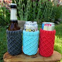 We have a new free pattern for you on our blog! This pattern is for tall cans. However you will be able to adjust the height and make it for short ones as well. Click the image to reach the free pattern! #knittingsupplies #freepatterns #knitting #lovehobium #yarn #cheapyarn #hobium #hobiumyarns #pattern #crochet #diy #craft #pimacotton #cotton #fiber #fiberart #crochethook #embroiderysupplies #organiccotton #macrame