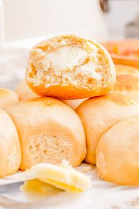 No-Knead Slow Cooker Dinner Rolls - 🙌🏻😋 Learn how to make dinner rolls from scratch in your Crock-Pot in less than 2 hours WITHOUT kneading! These are the EASIEST rolls you’ll ever make! They have a soft and chewy center, a thin crust, and just 4 key ingredients! Whether it's too hot to turn on your oven or your oven is maxed out for big holiday meals but you want homemade rolls, THIS is the dinner roll recipe to make!