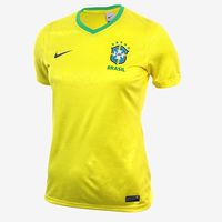 A A Coleção da Seleção Brasileira de 2022 combina a icônica estampa da onça-pintada com design inovador que mantém seu corpo seco mesmo no auge da empolgação. Uma homenagem ao Brasil e ao seu povo, esta coleção foi feita para mostrar a sua garra.#VesteAGarra É a vontade de seguir em frente. É sangue no olho. É pressão. Dentro e fora do campo. É driblar, pedalar, rabiscar, lutar. No país que não desiste nunca, garra é a segunda língua. É acreditar até o último segundo. É coletivo. Representa mais