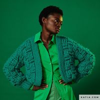 The Lorena bomber jacket is a pattern designed by @lpr.handmade, winner of the Katia Designers Wow Edition creative contest! Have fun crocheting a bomber jacket with thick WOW! Chunky yarn. Enjoy a 