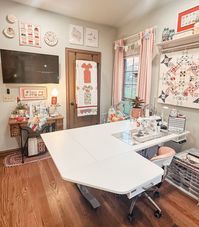 Leslie Bercher | Sometimes you need ALL the table space! Whether sewing rows together or free motion quilting on my Juki, it always helps to have more… | Instagram