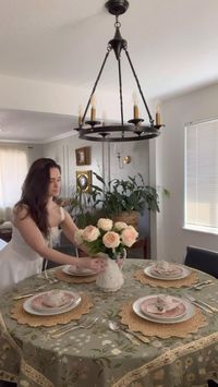 Manifesting Spring 🌺🌿 I don’t have a dining room, but I decided that my small table can still have some love 💕 This is my first tablescape, and I honestly don’t even know if I put the utensils in the right spot 😂 #springtime #springdecor #springhomedecor #springtablescape #springtable #tablescape #tablescapestyling #tablesetting #tablescapestyle