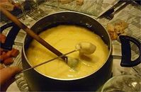 La fondue au comté, variante jurassienne de la fondue savoyarde