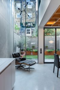 Ever wonder how oversized double height glass can be successfully installed to London mid terrace properties with limited access? IQ Glass's logistical team thrive on solving problems. Click on the link to read the Gloucester Walk double height glazed extension on our website.