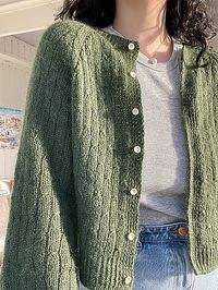 Ravelry: Marysia Cardigan pattern by Aleksandra Sołowianiuk