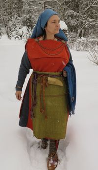 Finnish Iron Age costume  - blog post includes her notes in English and Finnish