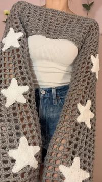 Gray star sleeve shrug! ⭐️🩶 Honestly want to make this in every color! #styleinspo #outfitinspo #pintereststyle #tryon #springstyle