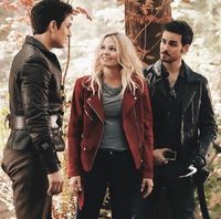 Emma, Killian and Henry on 7x02 IM NOT CRYING YOU ARE 😭❤️