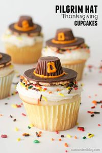 Pilgrim Hat Thanksgiving Cupcakes – white cupcakes with a classic buttercream are topped with an edible pilgrim hat – the perfect Thanksgiving cupcakes!