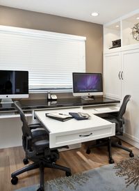 Desk setup for 2 computers