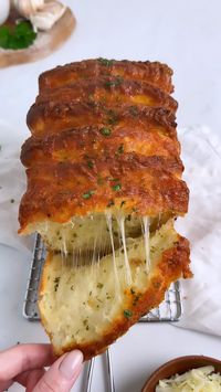 https://breadbyelise.com/cheesy-garlic-bread/