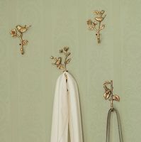 Enhance your home decor with our Ornate Vintage Bird Wall Hook, where beauty meets functionality. Available in four distinct styles, these charming wall hooks feature intricate bird designs that infuse any space with vintage charm. Crafted with meticulous detail, each hook provides a sturdy solution for hanging coats, bags, and more. Create a coordinated look in your hallway by opting for a set of four, combining style with organisation. Why You'll Love It: Charming Bird Designs: Available in four unique styles, each hook adds a touch of vintage elegance. Durable and Functional: Supports up to 2-3kg, making it perfect for everyday use. Versatile Decor: Ideal for enhancing the look of your hallway, bedroom, or entryway. Elegantly Crafted: Designed to add sophistication to any space. Transfo