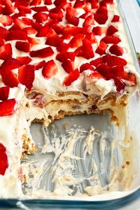 Strawberry Icebox Cake {No Bake} - CakeWhiz