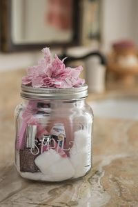 Manicure in a jar - cute Christmas present ideas! Looks so easy, cute, affordable... Perfect!