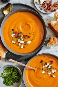 Roasted Butternut Squash and Bacon Soup - Damn Delicious