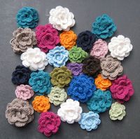 10 minute flowers - free pattern - you could do all sorts of things with a bunch of these from freeform throws to jewellery