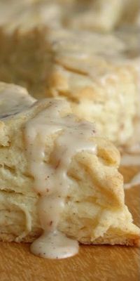 Simply Suzanne's AT HOME: vanilla bean cream scones