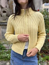 Ravelry: Vivian Cardigan pattern by Lea (kisskiss.rhinestones)