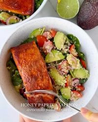 add these HONEY PAPRIKA SALMON & AVOCADO SALAD BOWLS to your menu this week! 🍣🥑 by @goodnessavenue salmon is glazed in a honey paprika garlic sauce then grilled until deliciously tender. serve alongside a refreshing avocado quinoa for the perfect 25 minute healthy meal 🤌🏻 here’s what you’ll need: 1 tbsp smoked paprika 2 tbsp honey garlic powder, salt + pepper 1 tbsp water 4 x 150g salmon fillets avocado salad: 120g bag baby spinach  2 cups cooked quinoa or couscous 250g punnet cherry tomat...