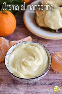 Crema al mandarino fresca e vellutata, perfetta per farcire dolci, accompagnare pandoro e panettone o servire come dessert al cucchiaio.