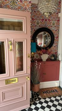 If your looking for a statement entrance to wow your guests with then here's some amazing inspo from @casaoldcorn 💟🍃💗  Loving the colour contrasts here as-well as the different patterns - makes for a great eye-catcher...