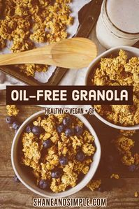 The best Healthy No Oil Granola recipe! It's easy to make, sweetened with maple syrup, crunchy, and delicious. A great anytime snack or breakfast. #WFPBrecipe #VeganRecipe #plantbased #healthymeals #withoutoil #easyrecipe #cleaneating