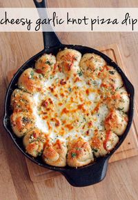 Cheesy Garlic Knot Pizza Dip